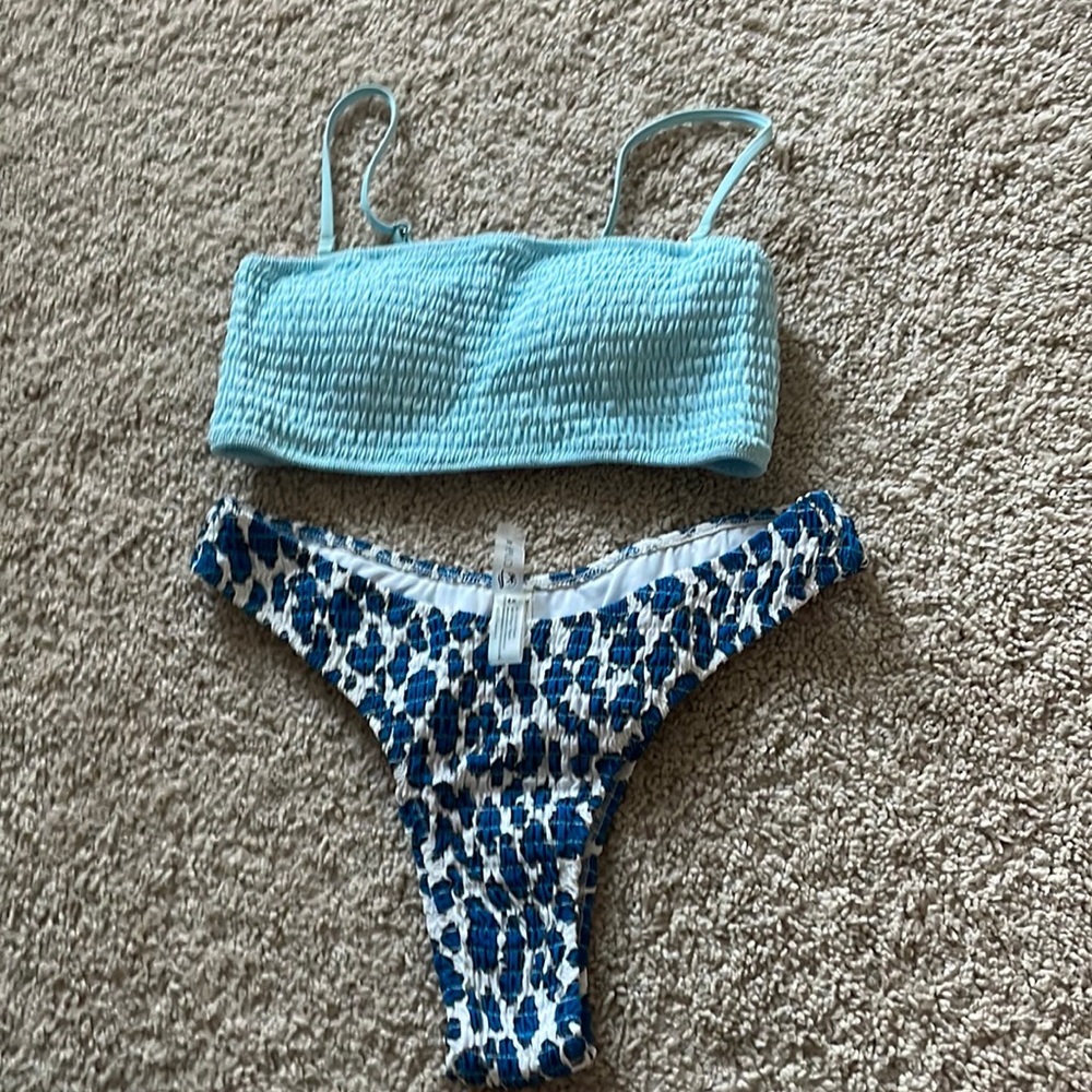CUPSHE Blue Bandau thong bikini